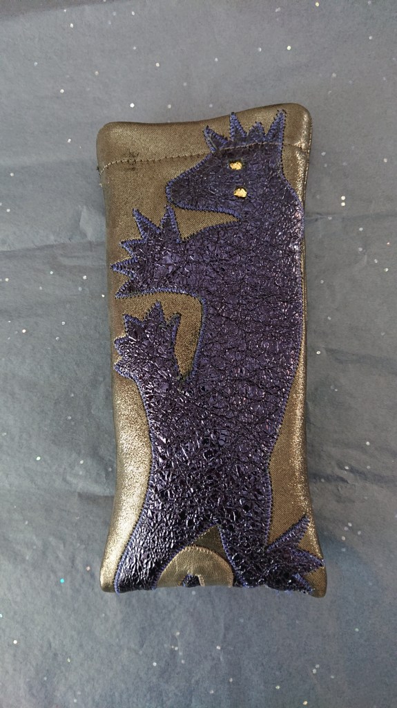 Brillenhoes_6 by Fong Leng