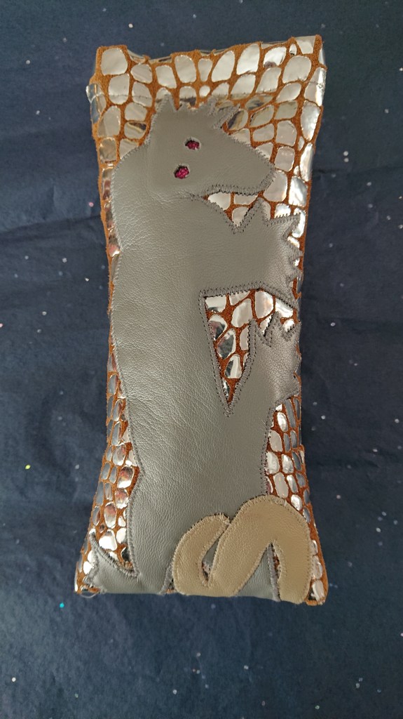 Brillenhoes_3 by Fong Leng