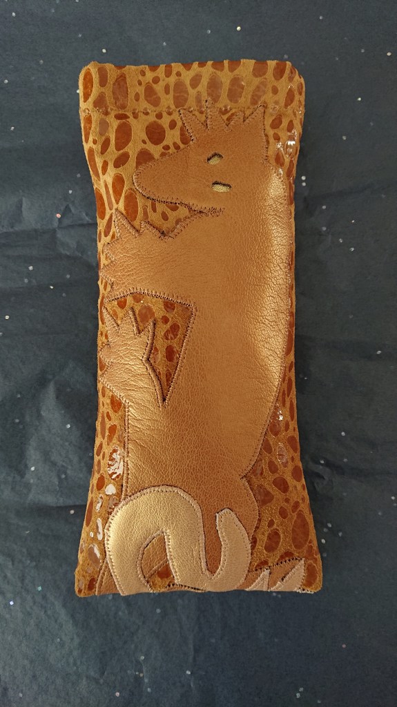 Brillenhoes_2 by Fong Leng